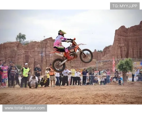 云南四川五省车手会聚元谋，越野耐力赛参赛人数创新高