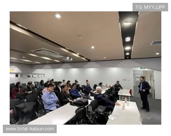 万小军二十年磨一剑，智能写作机器人驰骋新闻现场